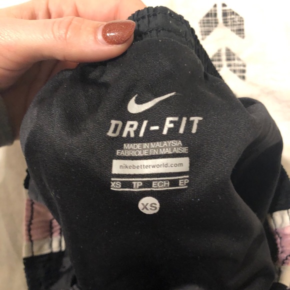 Nike shorts - Picture 2 of 2